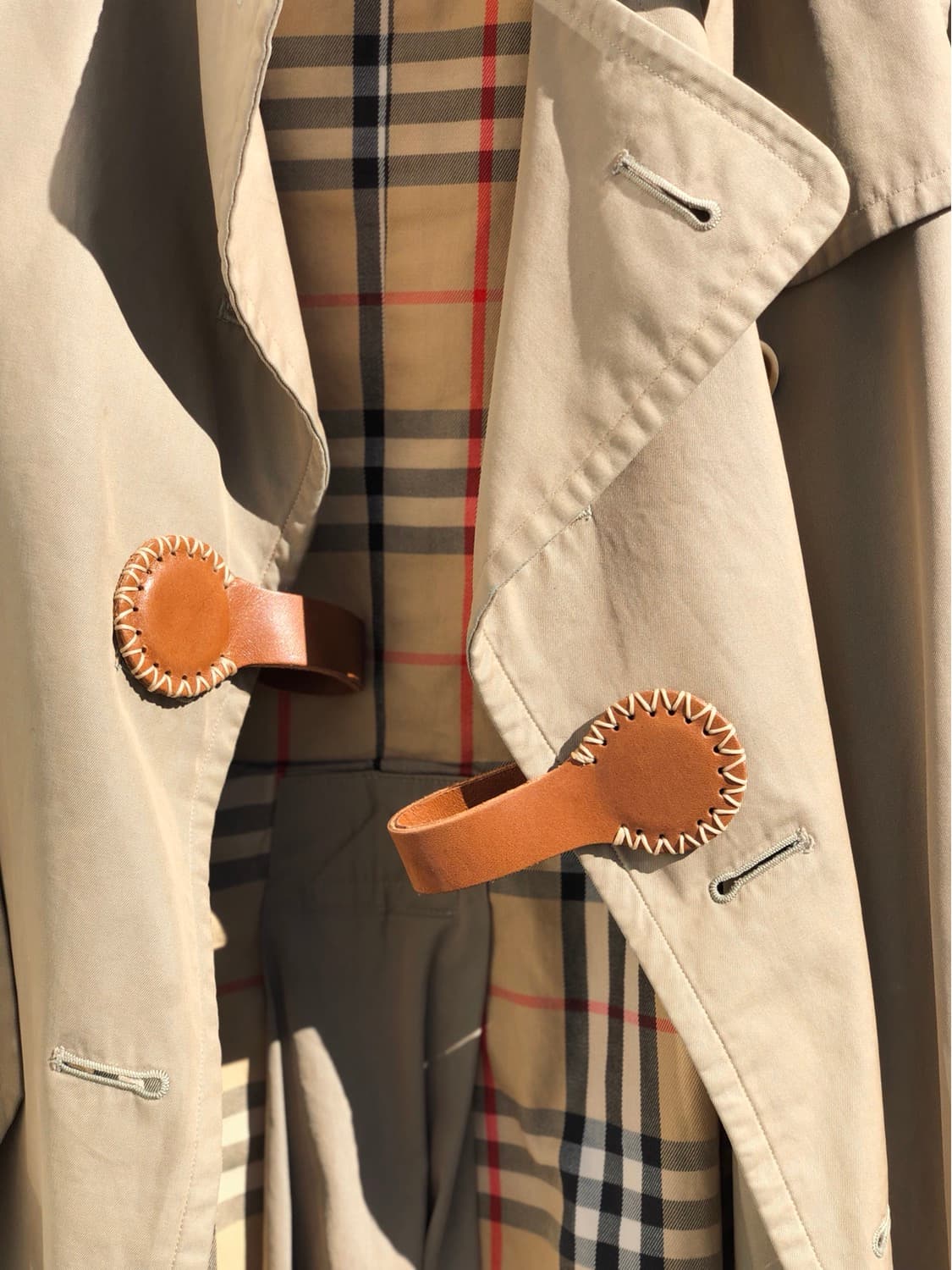 Charlie Brown Stella Clips with cream stitching detail