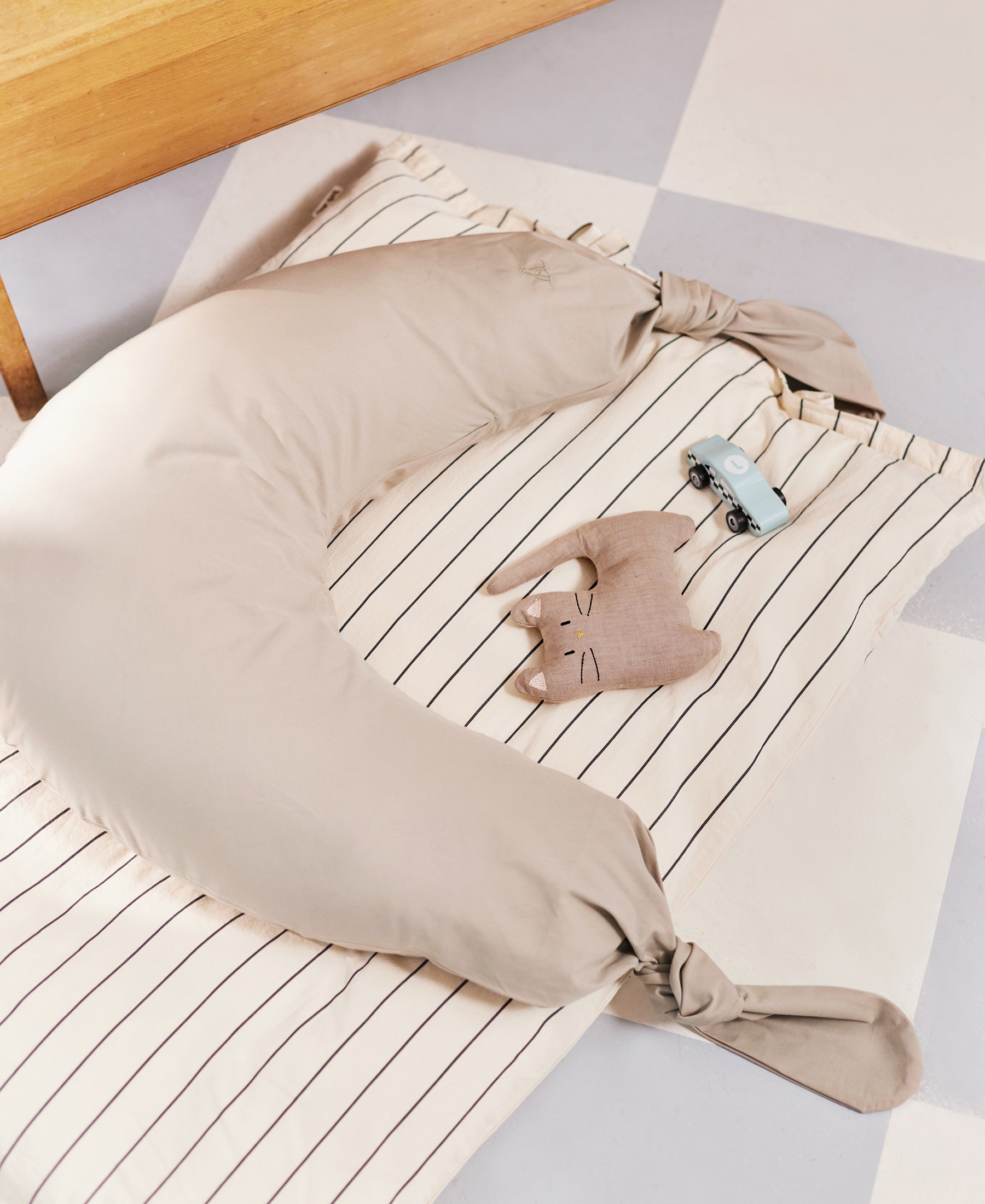 Nami Nursing Pillow, Little Mouse - Bubbadue