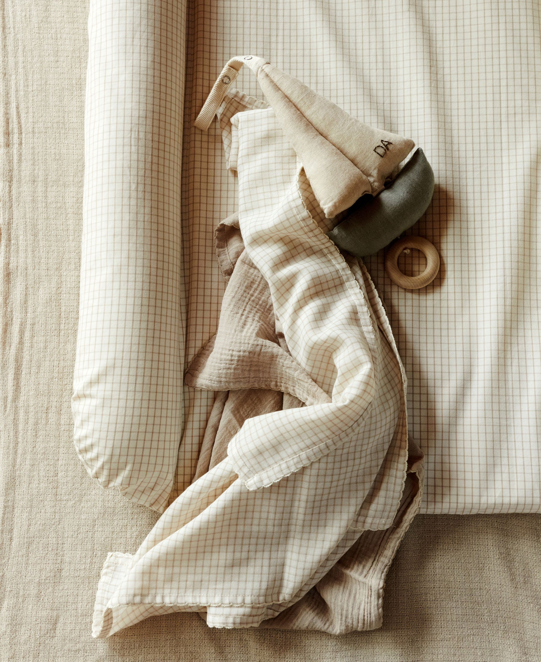 Swan Changing Cushion, Mini Check - Bubbadue