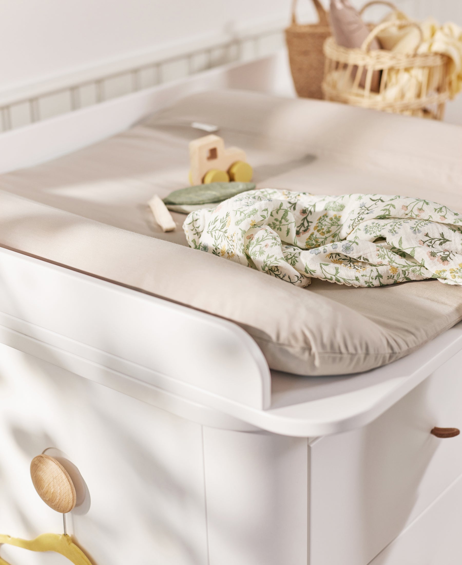 Swan Changing Cushion, Little Mouse - Bubbadue