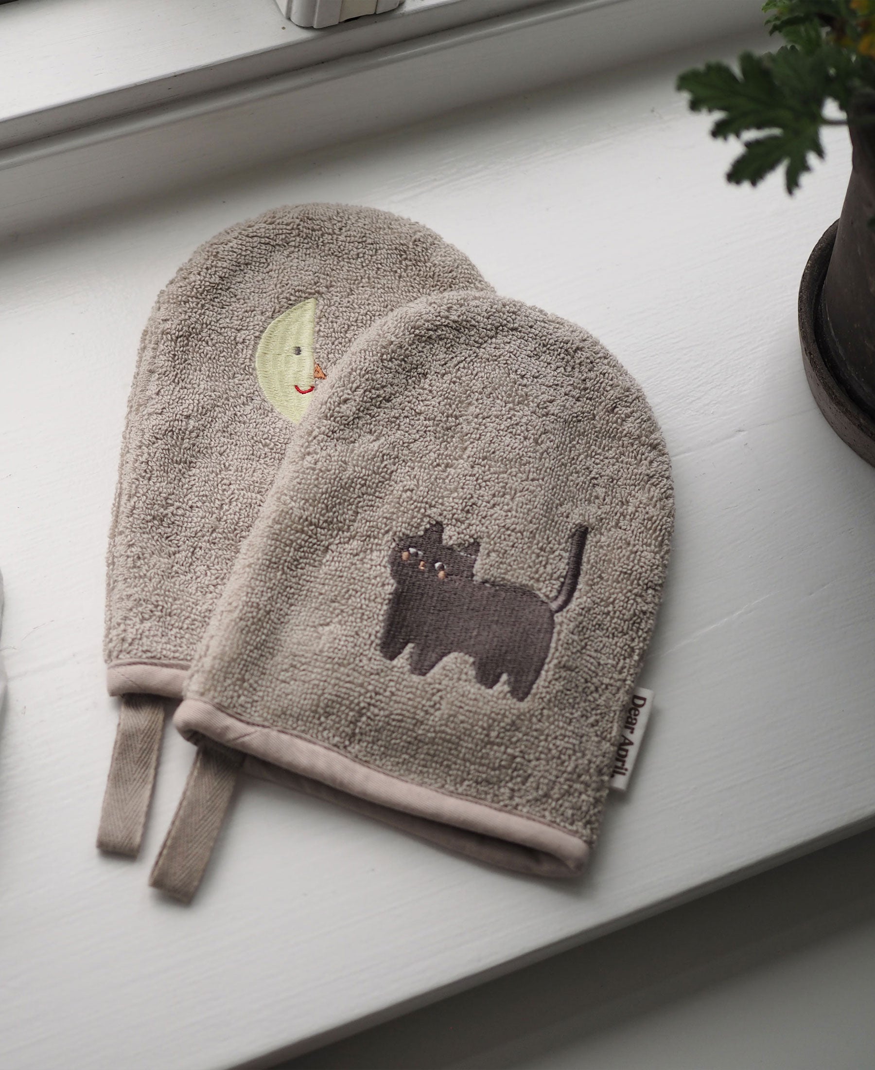 Paw Bath Gloves, Moon Cat - Bubbadue