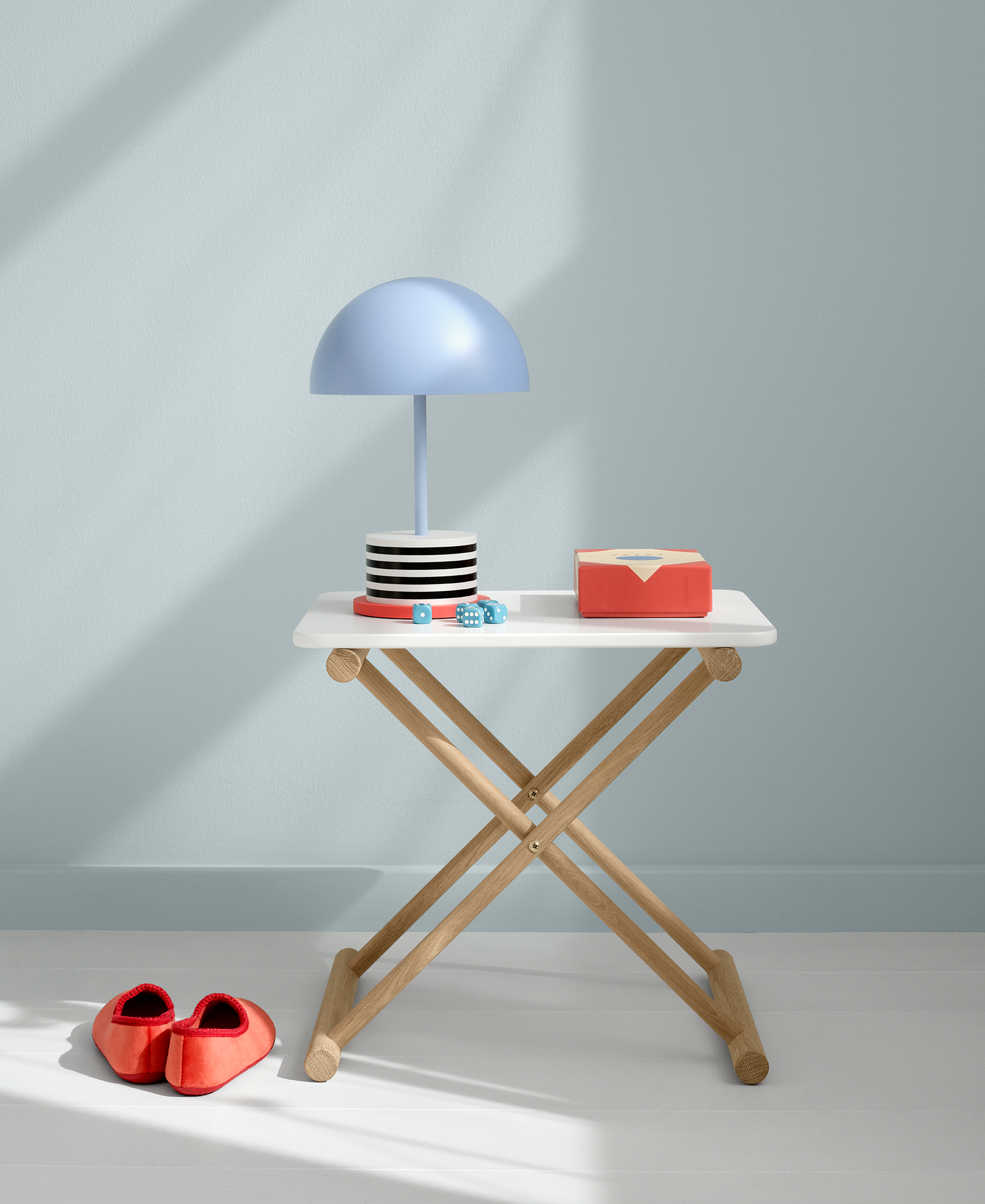 Camp Bed Table Low - White/Oak - Bubbadue