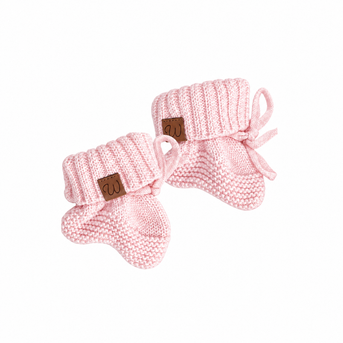 Pink knitted baby booties for 0-3 months from Bubbadue, soft and cozy footwear for newborns and infants.