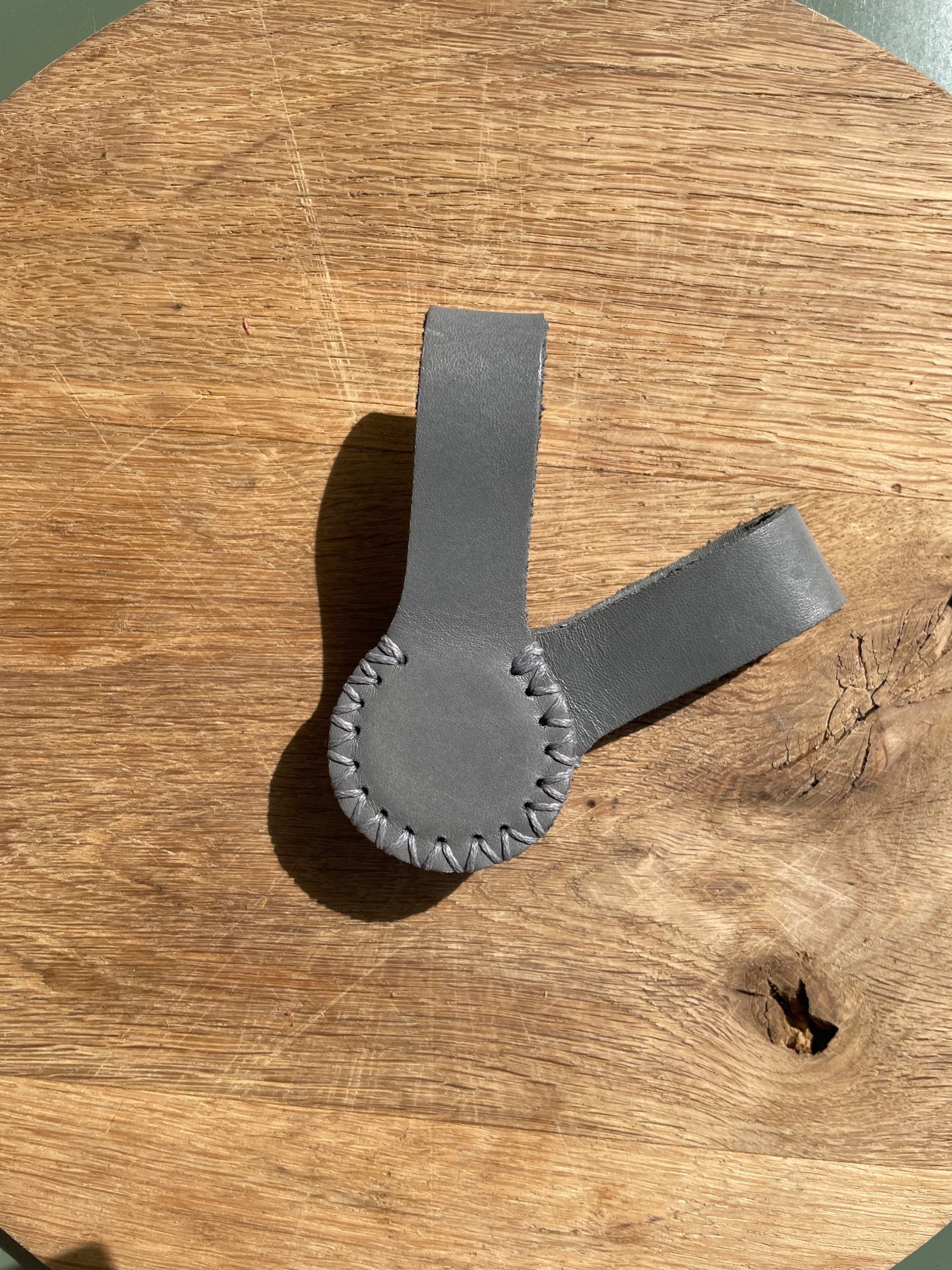 Table Mountain With Grey Stitching – Stella Clip (2pcs)
