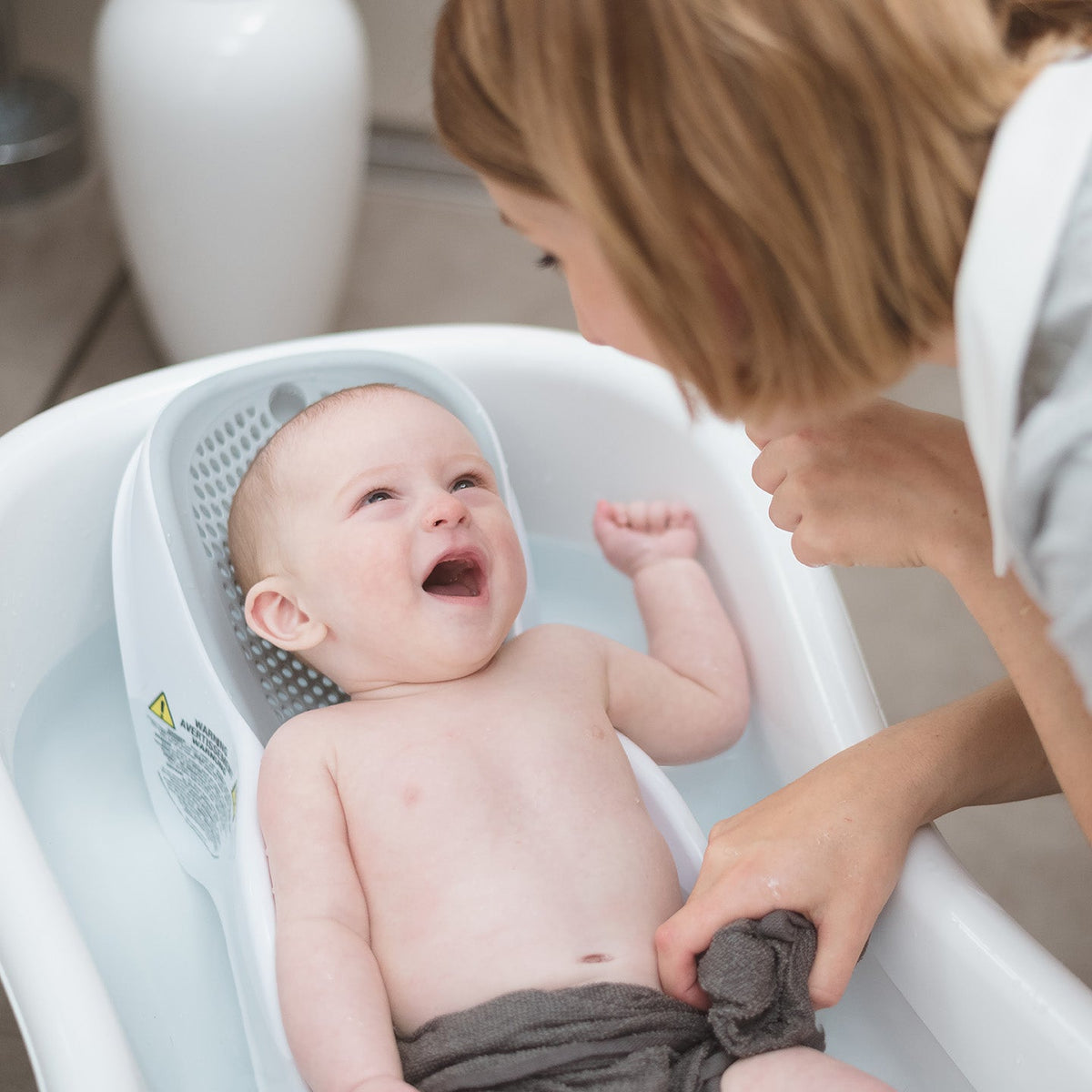 Angelcare Mini Baby Bath Support Blue detail