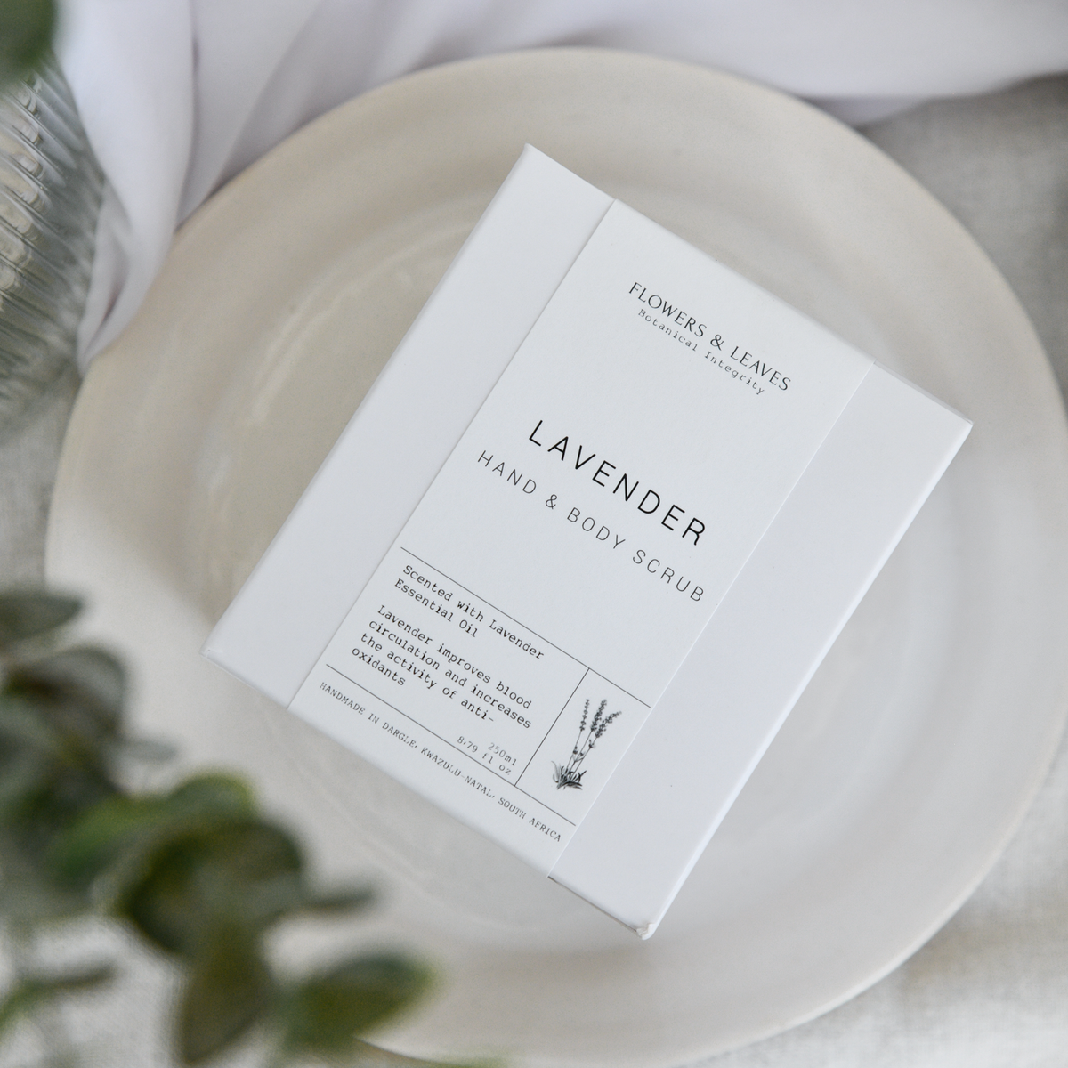 Flowers & Leaves Hand & Body Scrub 250ml - Geranium & Grapefruit