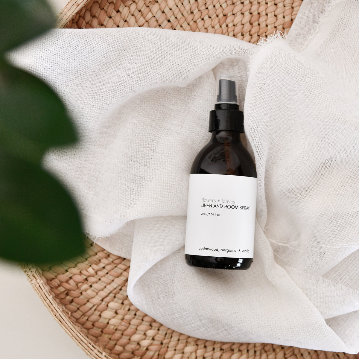 Flowers & Leaves Pillow Spray 200ml - Lavender, Chamomile & Cedarwood