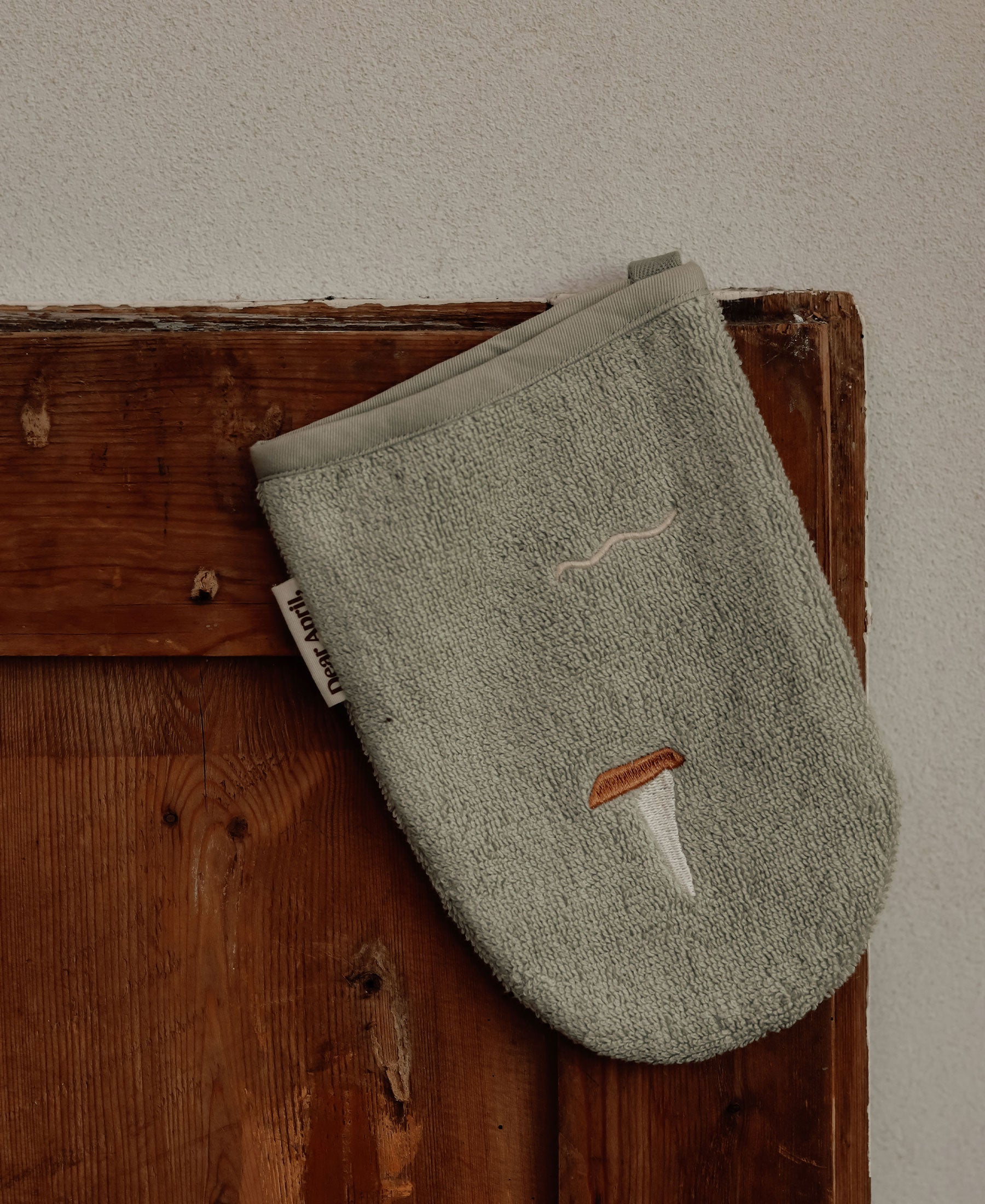 Paw Bath Gloves, Sailboats - Bubbadue