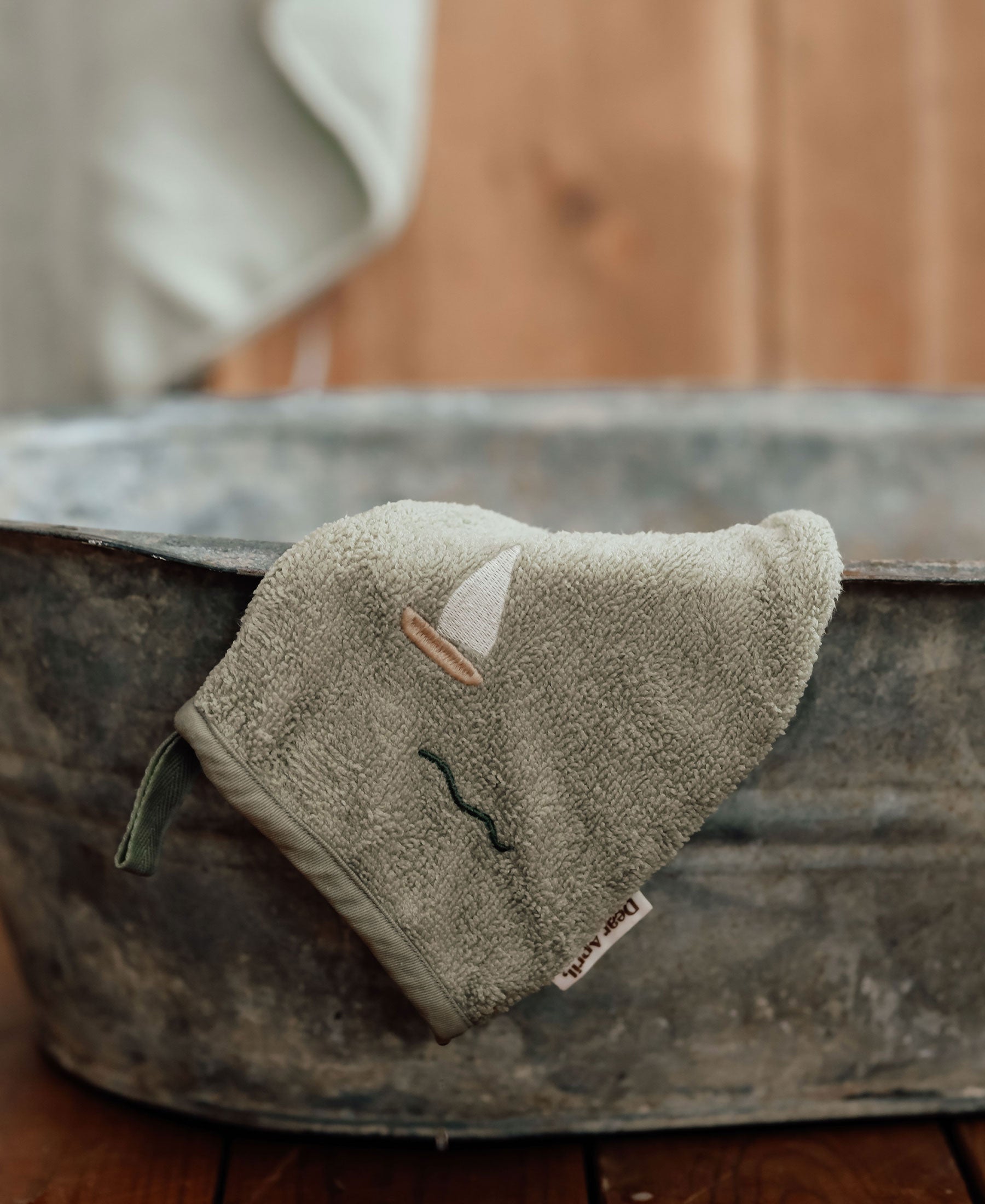 Paw Bath Gloves, Sailboats - Bubbadue