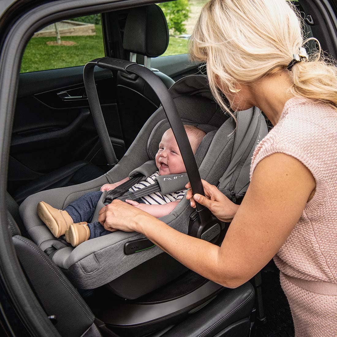 Nuna PIPA next Infant Car Seat - Caviar