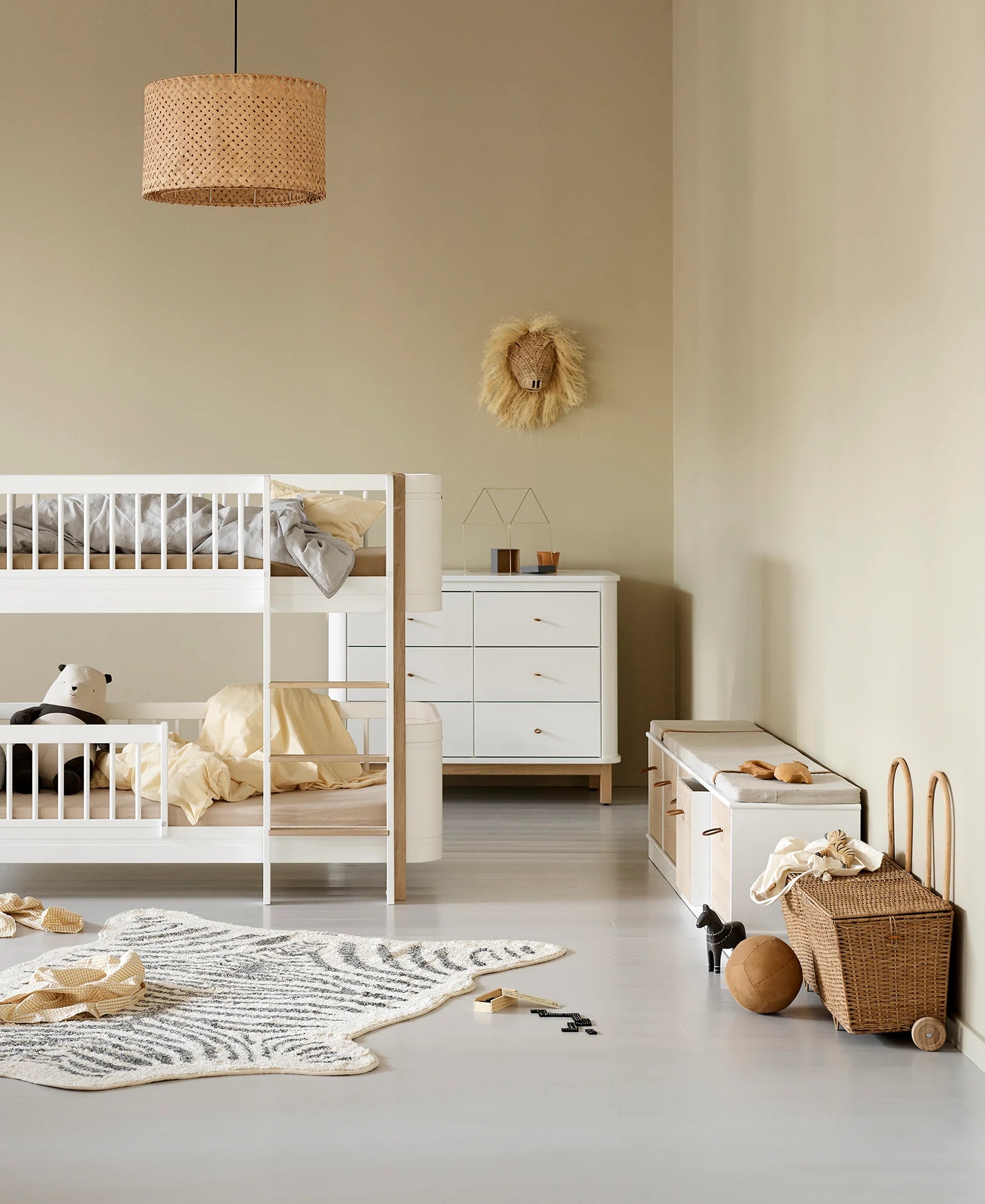 Wood Shelving Unit 5x1 With Base - Bubbadue