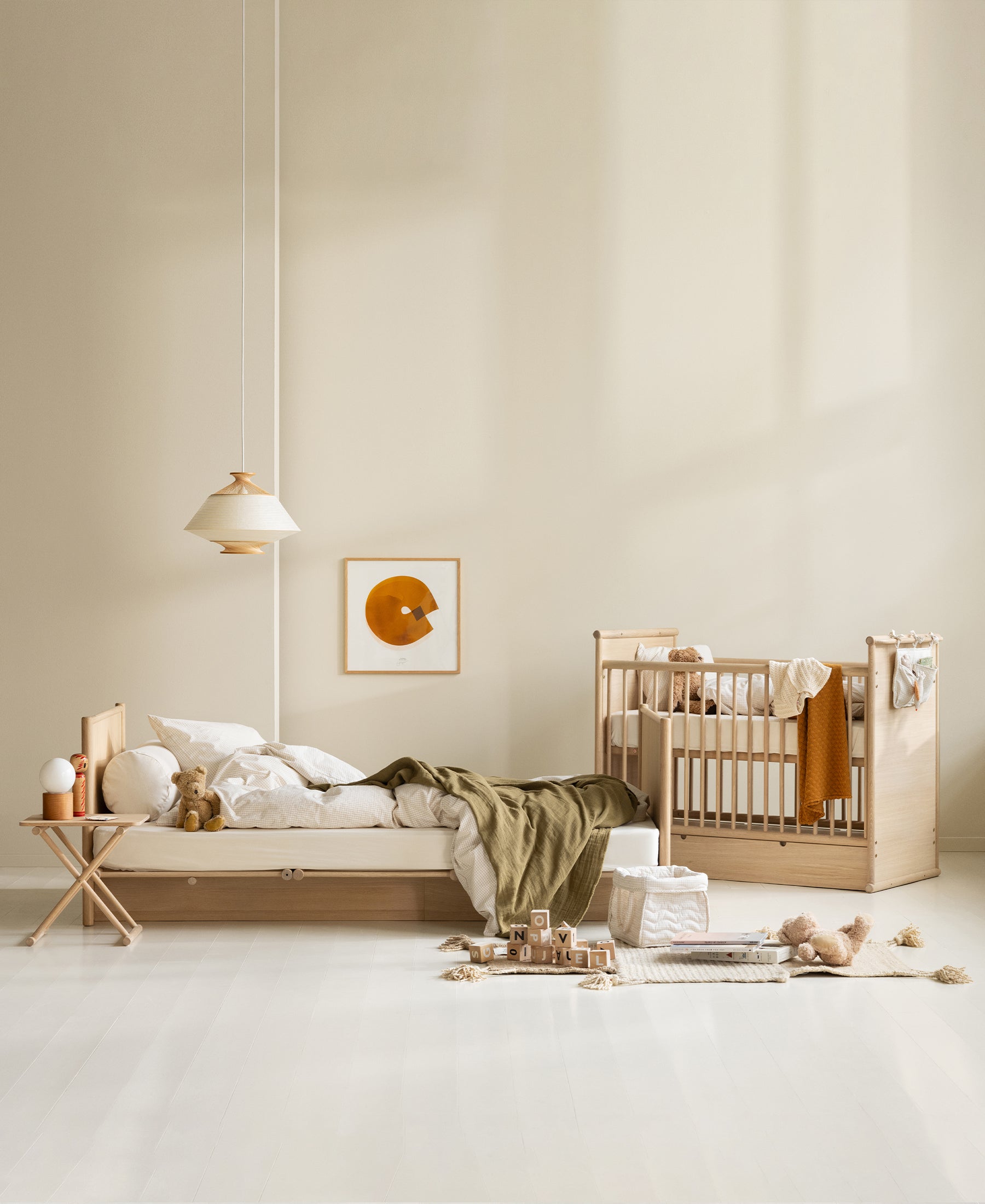 Camp Novel cot bed/bed in oak