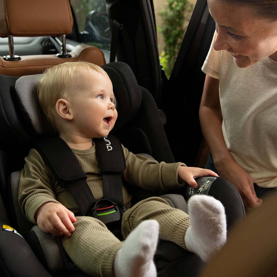 Nuna TODL lite Car Seat - Caviar