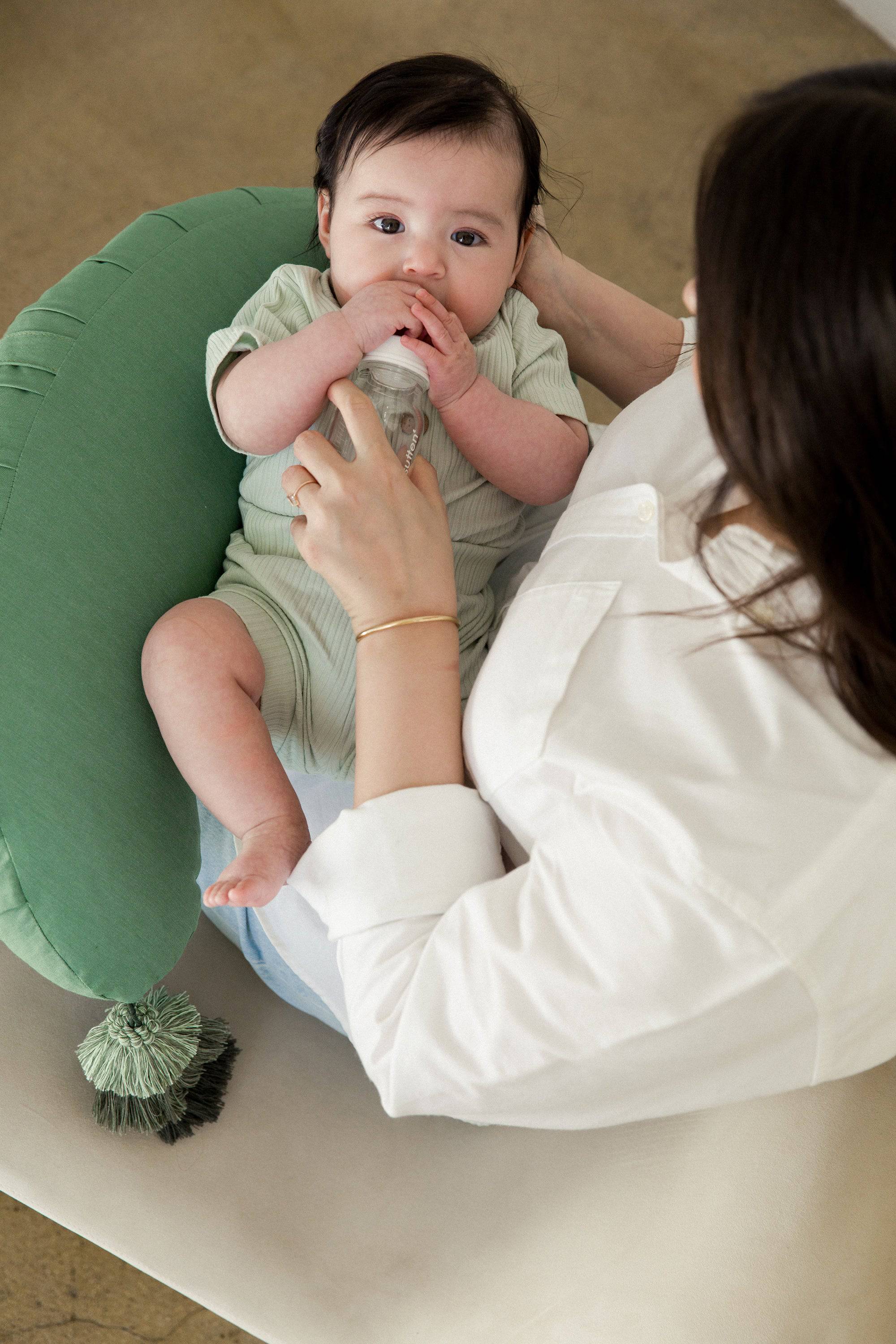 La Maman Wedge Feeding Pillow - Emerald Chambray - Bubbadue