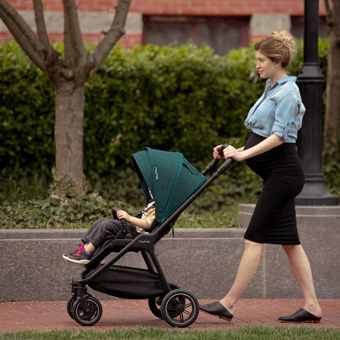 Nuna TRIV next Stroller - Caviar