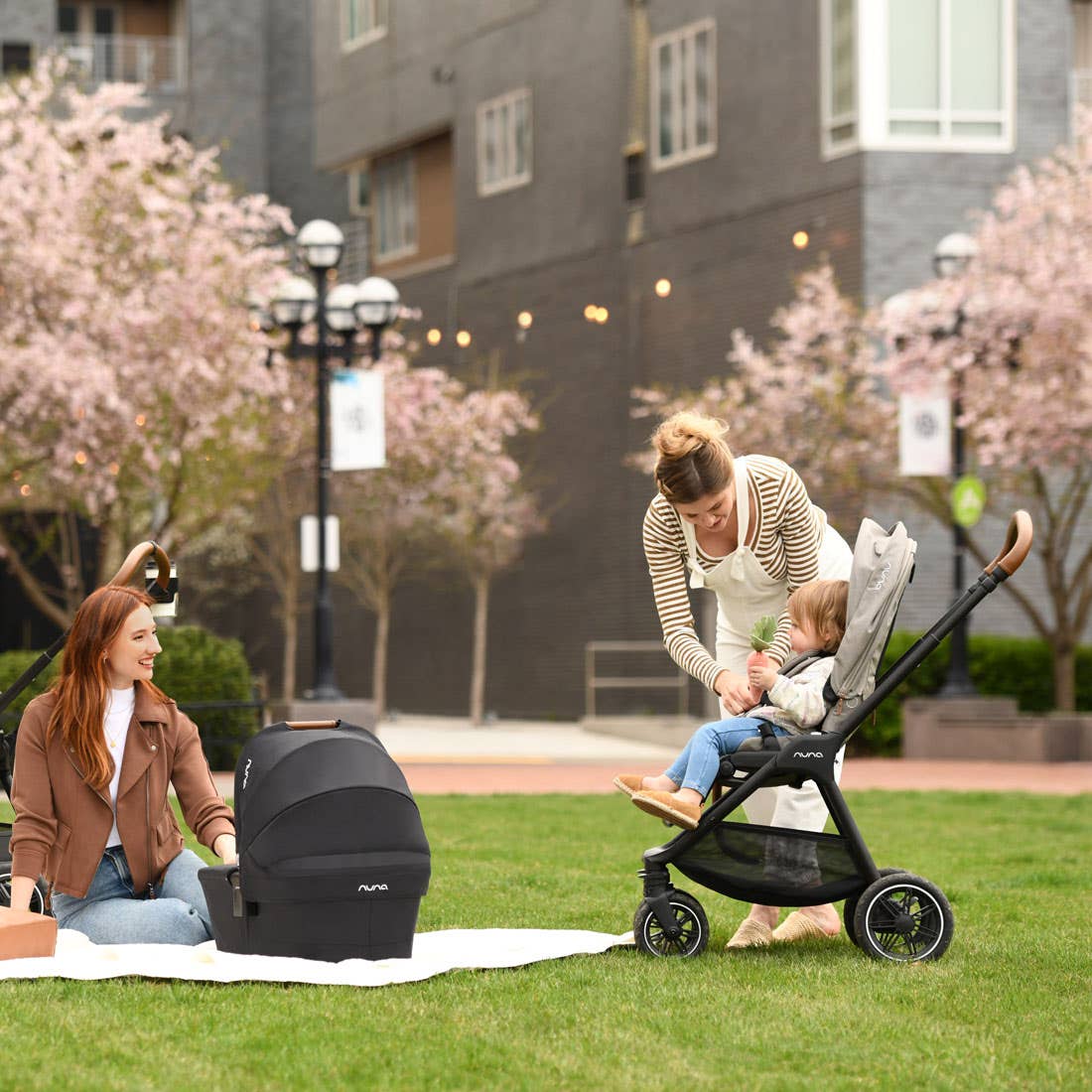 Nuna TRIV next Stroller - Caviar
