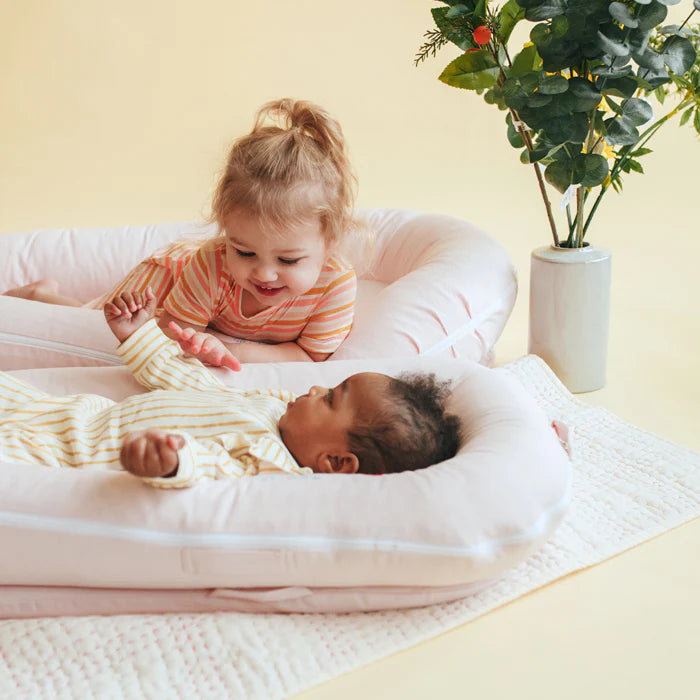 Deluxe+ Dock (0-8 months) - Strawberry Cream - Bubbadue