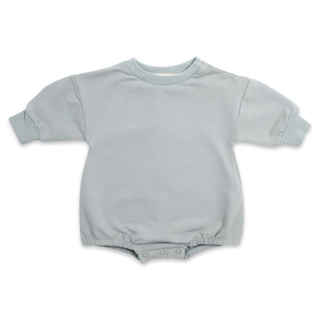 Bubbadue Jersey Romper The cutest little outfit that we have stocked on Bubbadue so far! Available in 7 different colours and 3 different sizes: 0-3, 3-6 and 6-12 months. These outfits make it easy to change bubbas nappy with press studs at the crotch and are super comfy for any chilled day at home. Dress them up for a little girl with stockings and dinky little Mary Janes and for a boy … socks and sneakers! What a wonderful baby gift! Material (95% organic cotton, 5% spandex). Bubbadue Jersey Romper The cu